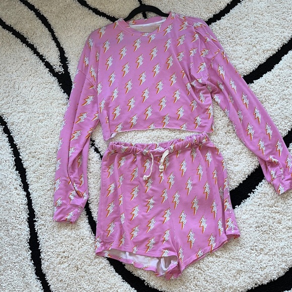 Stripe & Stare: Lightning Genie Lounge Set (mixed size top/bottom) - Picture 3 of 7